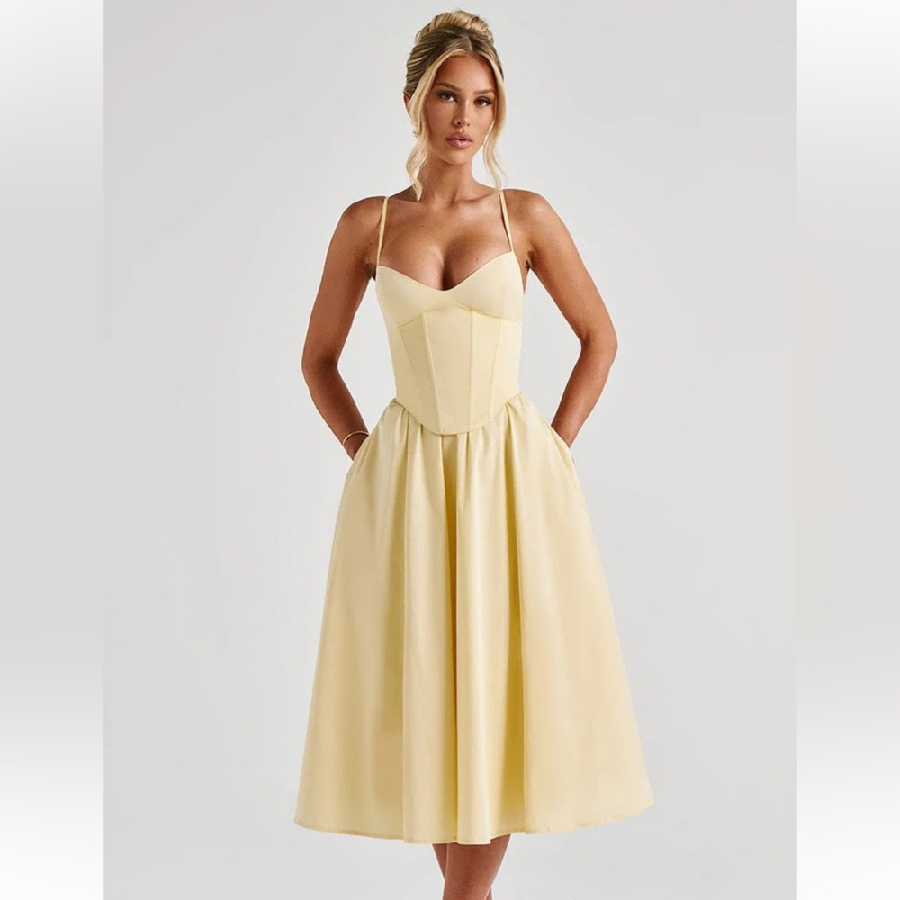 BABYBOO NWT Mariella Midi Dress